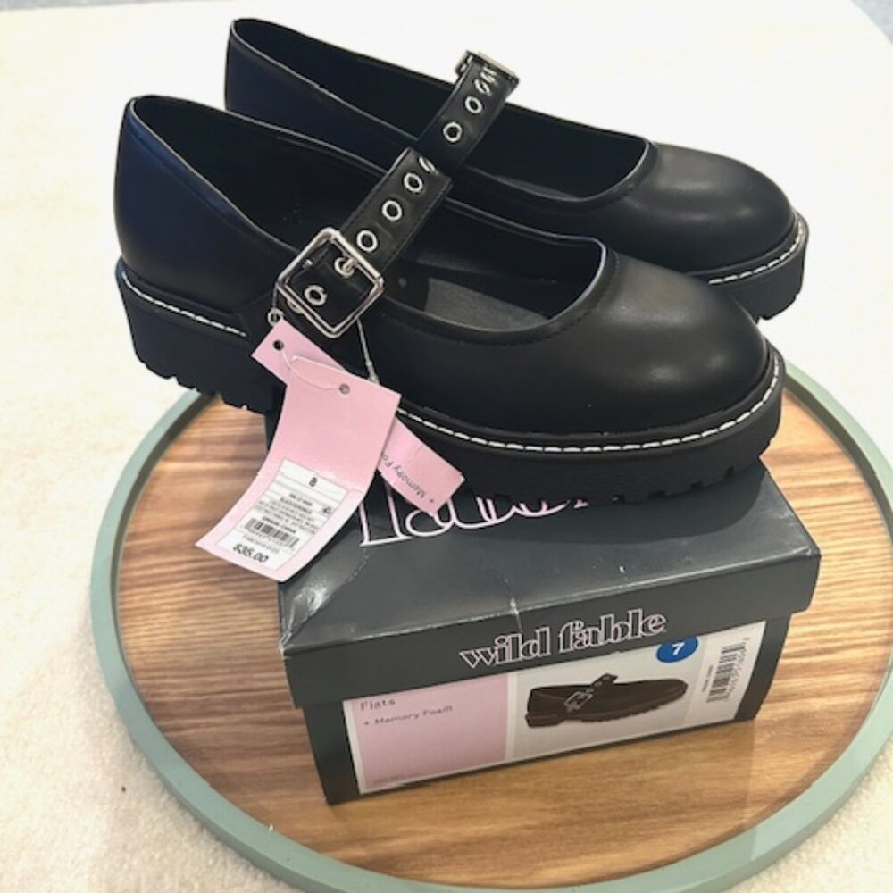 (NWT) Black Mary Jane Shoes - Size 8 - Picture 2 of 6